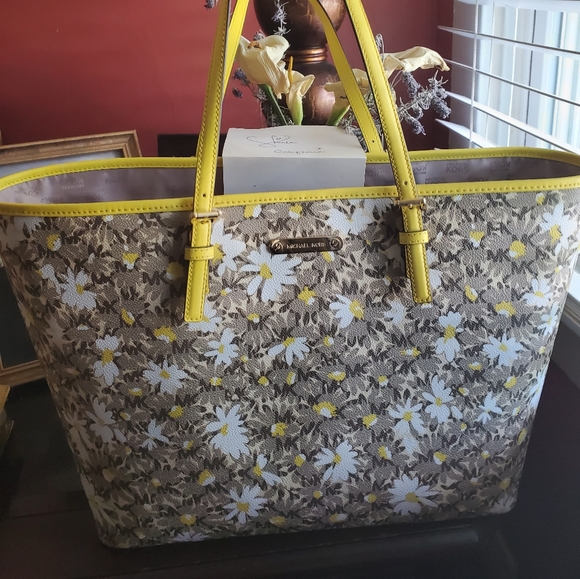 Michael Kors TOTE GM - Picture 1 of 8